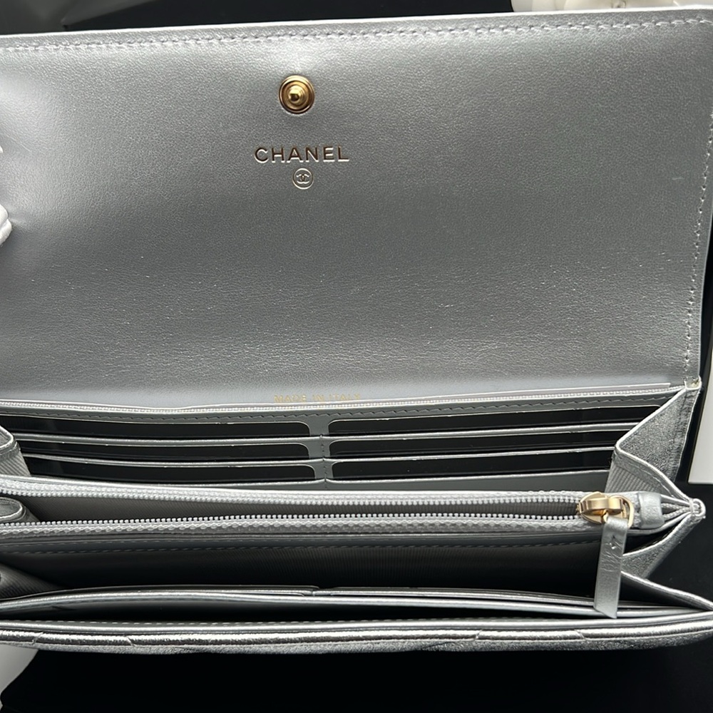 CHANEL 19 Flap Quilted Metallic Long Wallet Gold CC Made 2021 New Unused No Tag - Picture 15 of 17